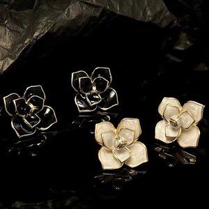 Vintage hair accessories camellia stud earrings